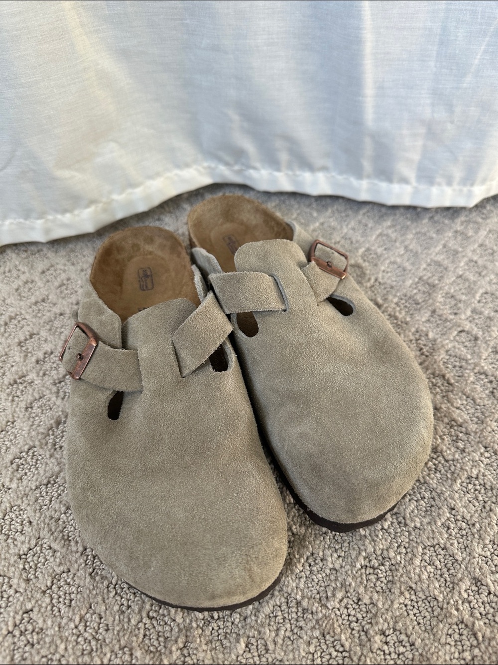 Birkenstock Kids Suede Clogs in Light Olive